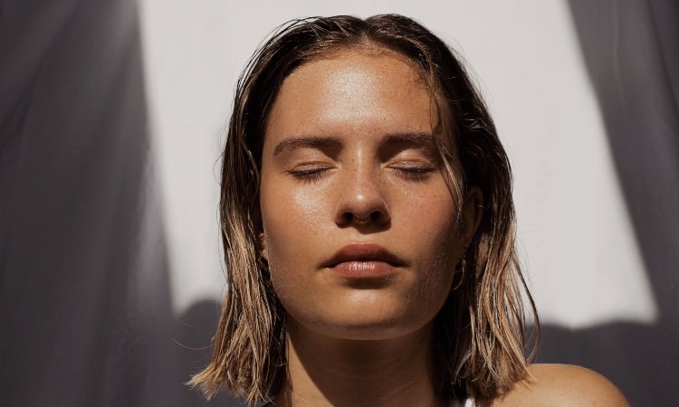 Skincare para pele oleosa: como controlar a oleosidade?
