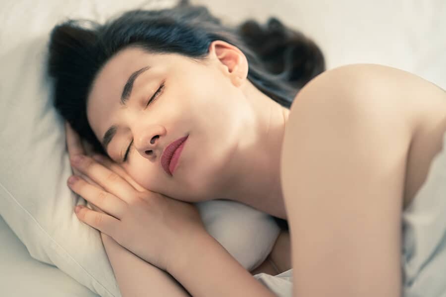 Sono da beleza: é verdade que dormir pode melhorar sua aparência?
