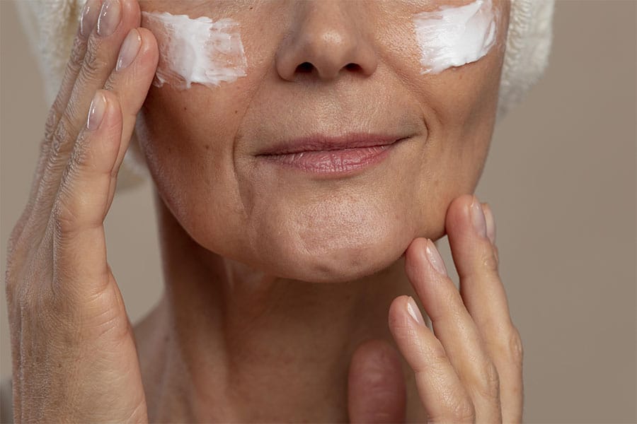 Hidratação pele madura: como manter a pele radiante por mais tempo?